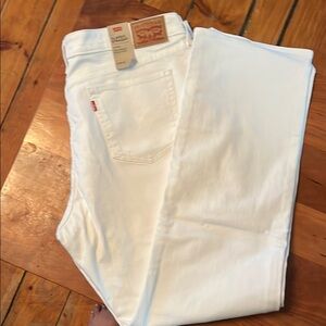 Levi's NWT White Straight Leg Jeans Classic Style